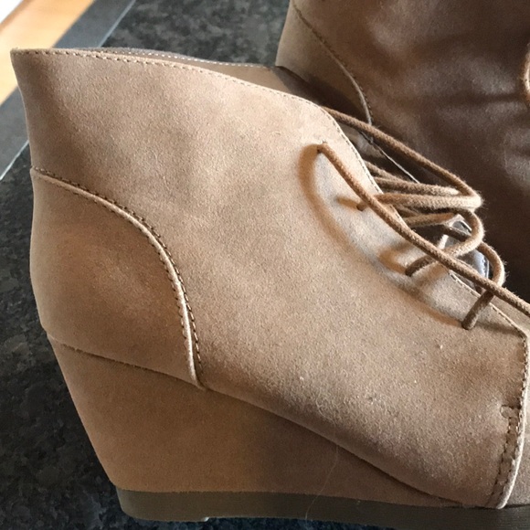 25% Bundle Discount!  Madden lace up booties, New - Picture 2 of 6